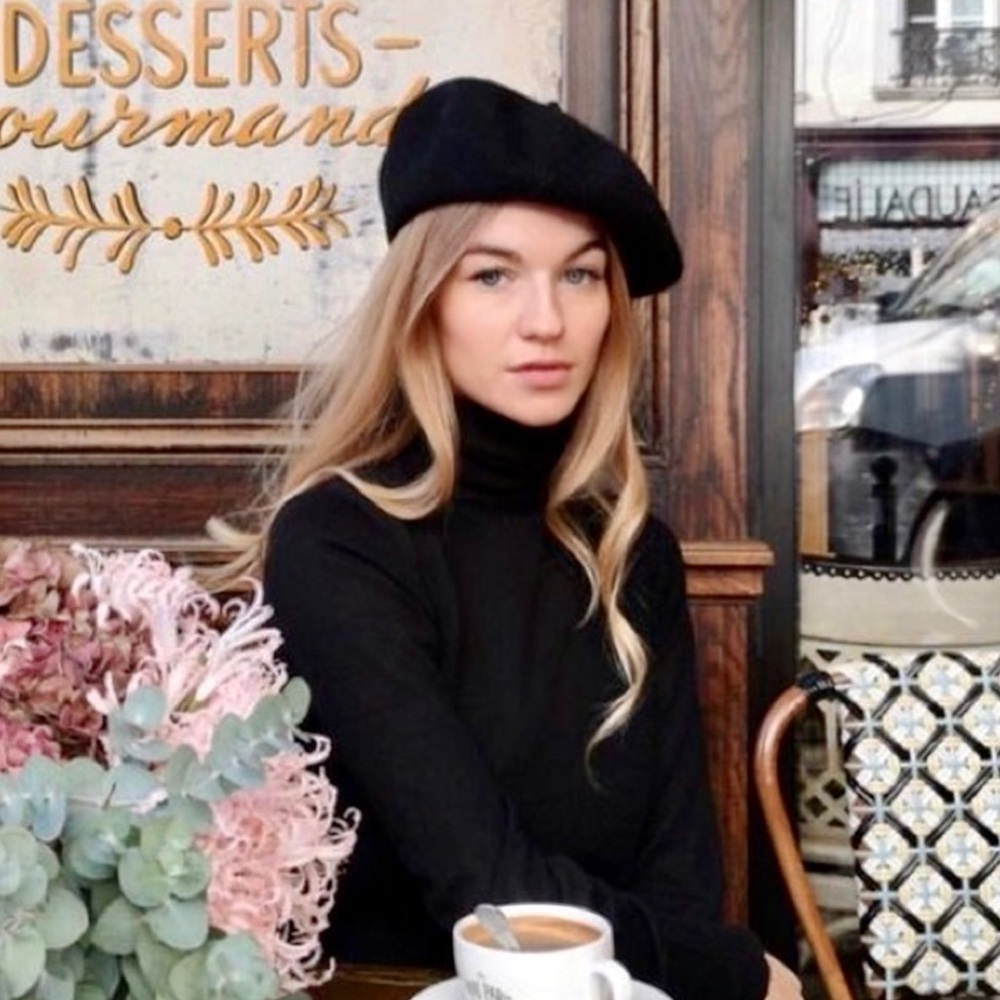 Black Beret 🖤 - Picture 2 of 7
